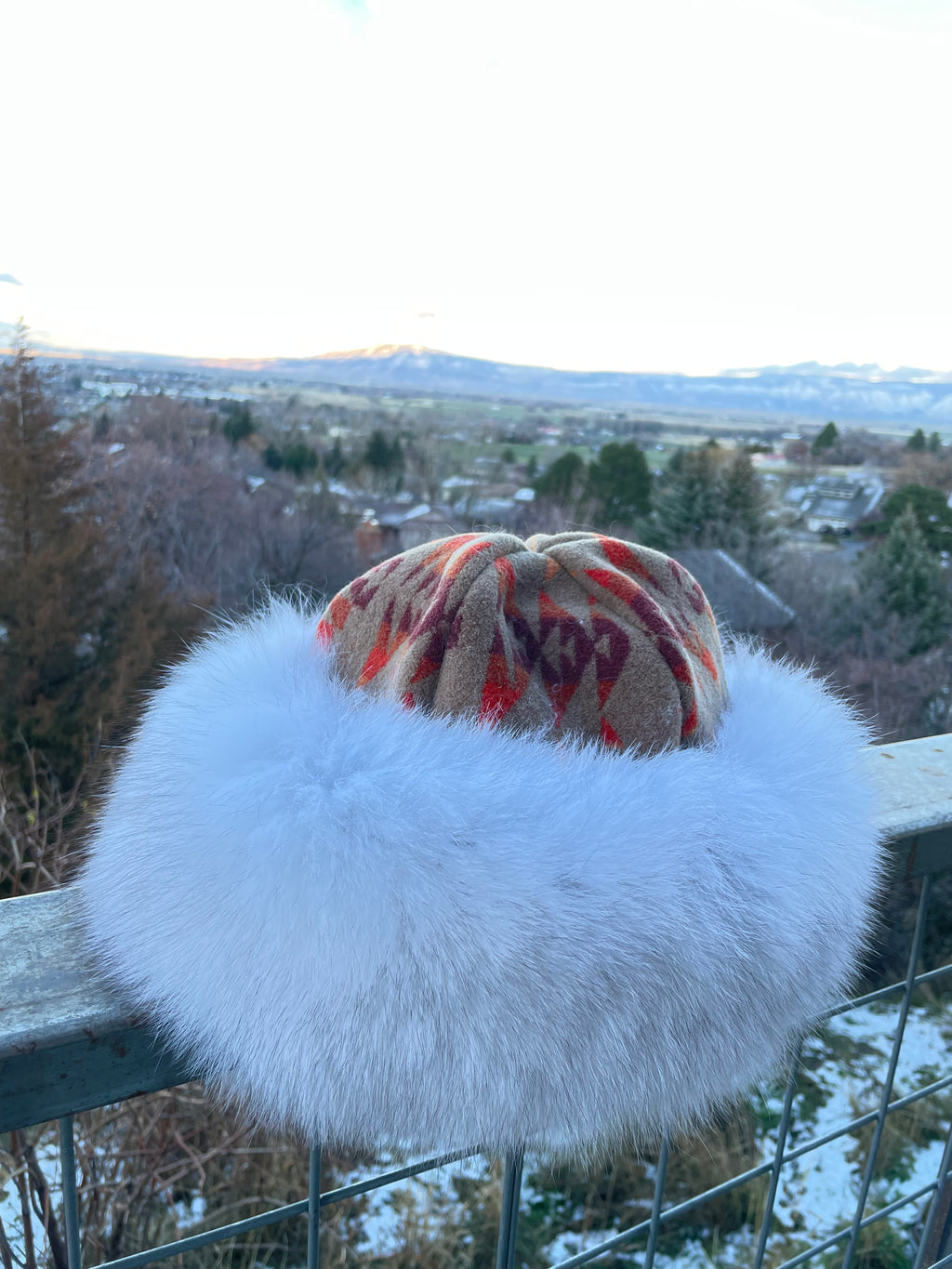 Nordic Hat. Blue Fox- Sand